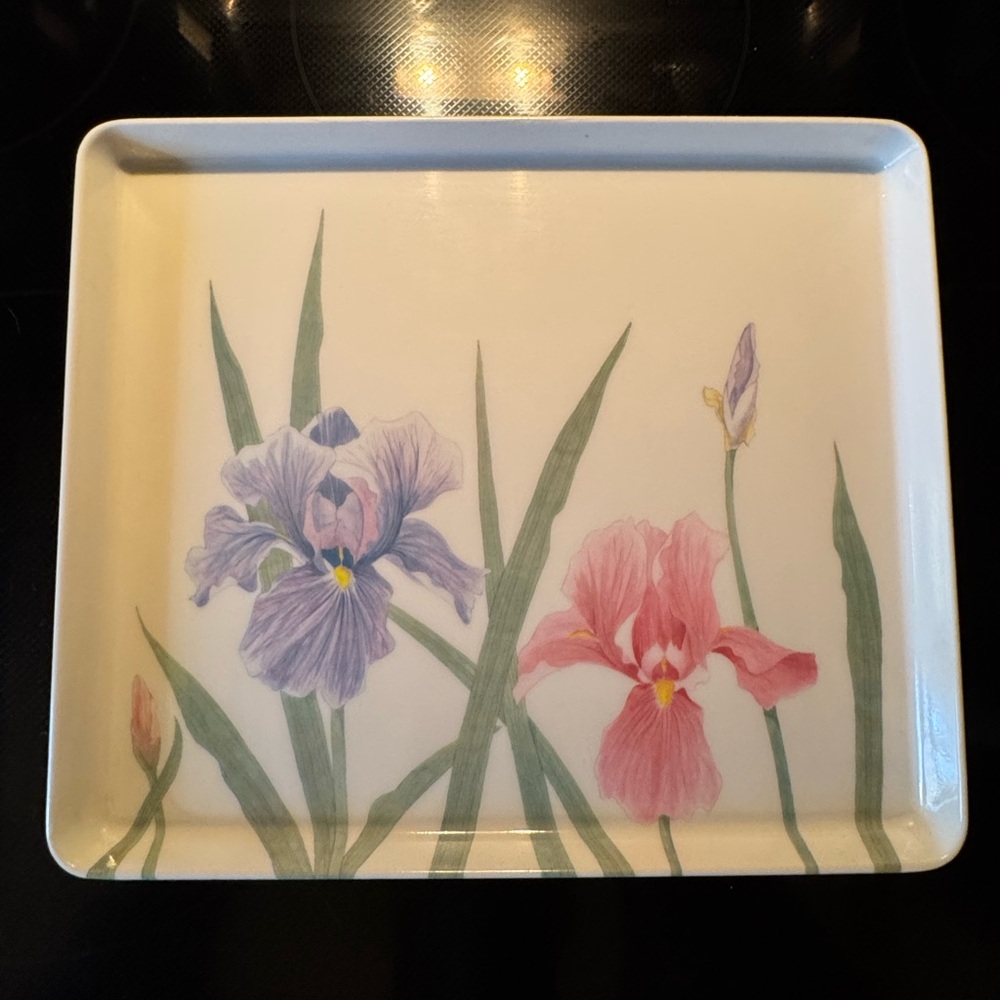 Vintage Melamine Iris Serving Tray